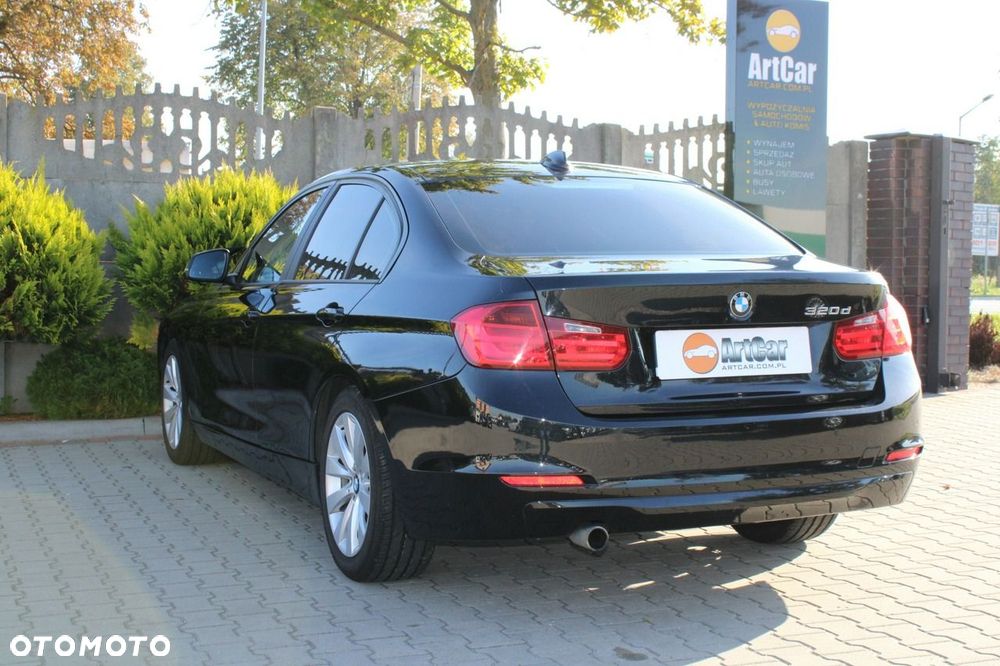 BMW Seria 3 320d Sport-Aut Blue Performance Sport Line - 40