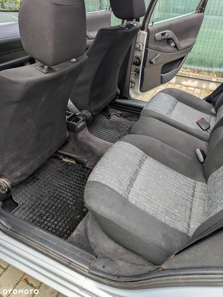 Volkswagen Passat - 22
