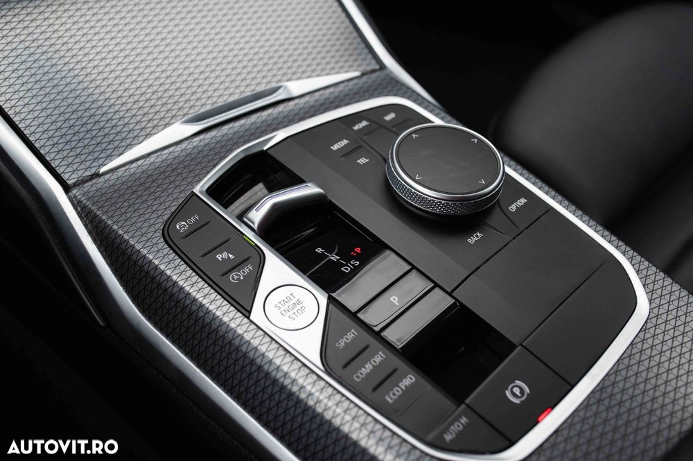 BMW Seria 3 318i Aut. M Sport - 23