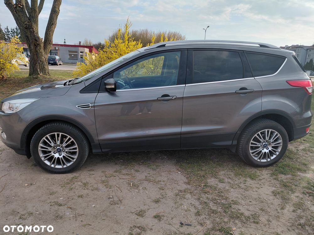 Ford Kuga 1.6 EcoBoost 2x4 Titanium - 3