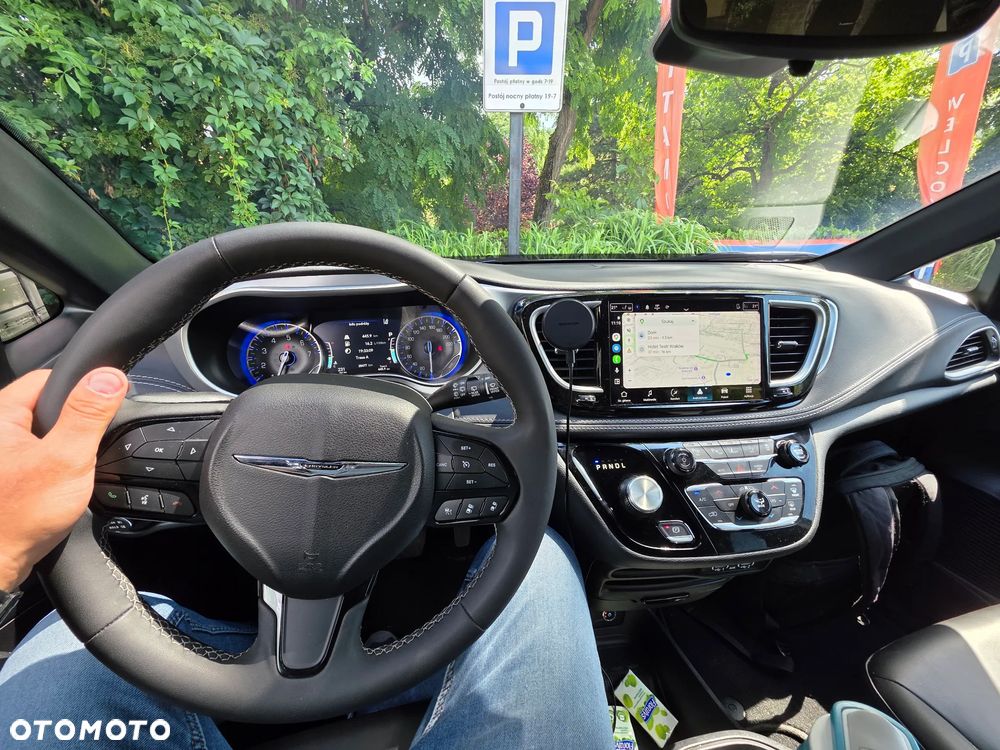 Chrysler Pacifica - 7