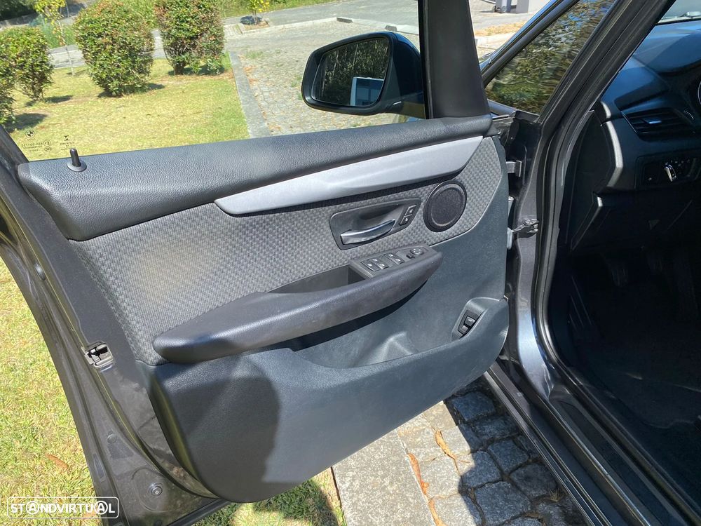 BMW 216 Active Tourer d Line Sport - 16