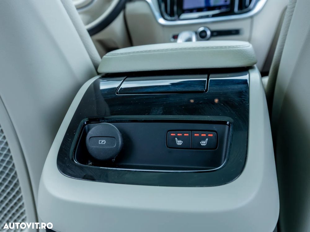 Volvo V60 T6 AWD Recharge Geartronic Inscription - 17