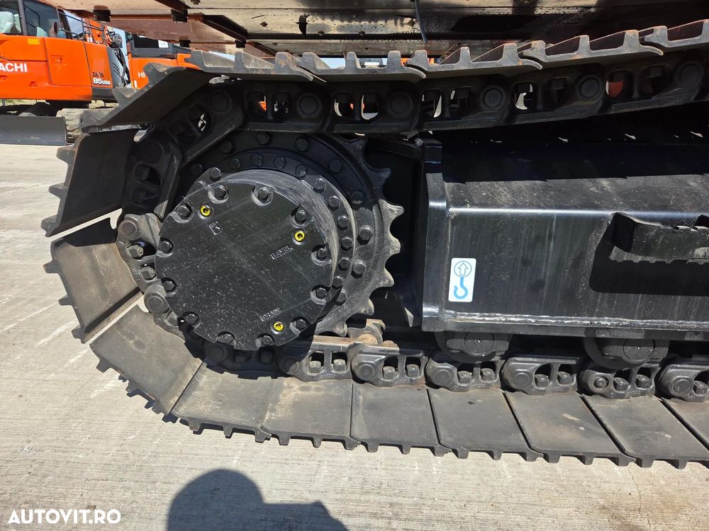 Hitachi ZX220, 22tone, 2026, 7ore, cupa 1,3mc, adancime sapare 7m, latime 2,99m, inst picon pe brate, Aer cond, computer in lb romana, produs in JAPONIA, posibilitate leasing 5 ani, garanti 1 an-PROMOTIE 109.900 EUR+Tva - 15
