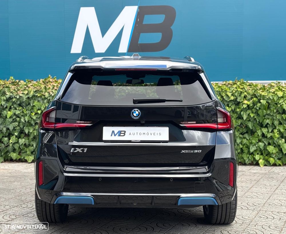 BMW iX1 xDrive30 M Sport Pack - 31