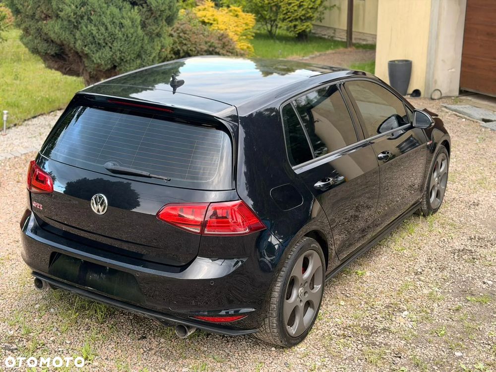 Volkswagen Golf GTI Performance BlueMotion Technology DSG - 3