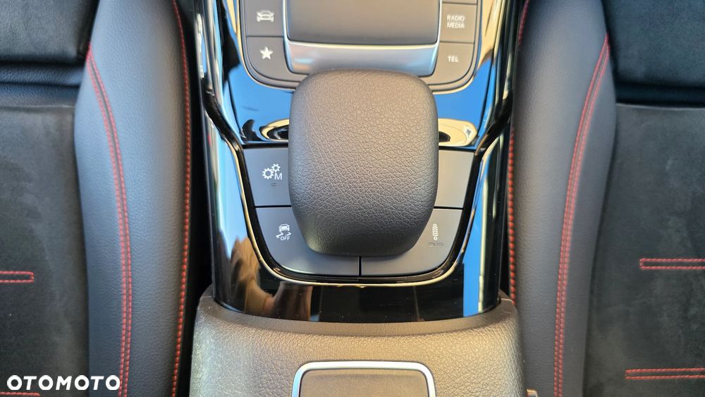 Mercedes-Benz CLA AMG 35 4-Matic 7G-DCT - 30