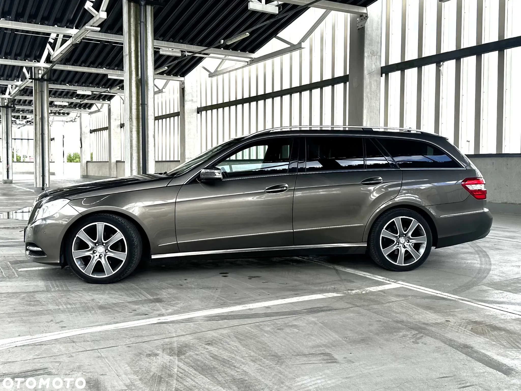 Mercedes-Benz Klasa E 200 T CGI BlueEFFICIENCY 7G-TRONIC Avantgarde - 4
