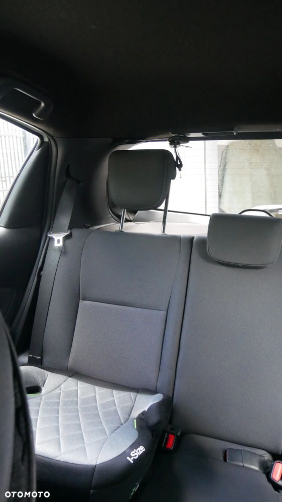 Toyota Yaris Hybrid 100 Selection Platinum - 30