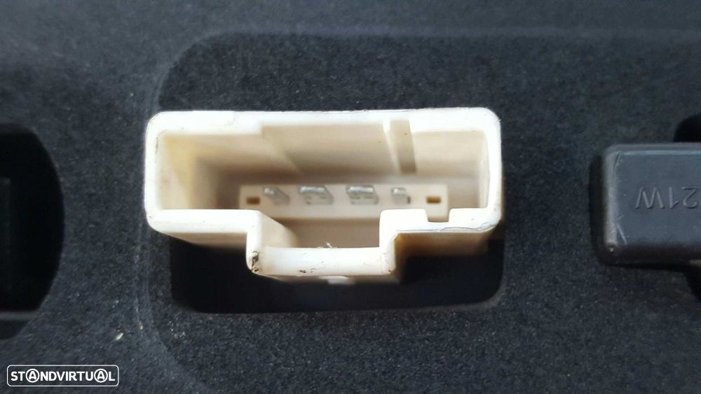 FAROLIM TRASEIRO DIREITO CITROEN C5 BERLINA LX (E) - 3