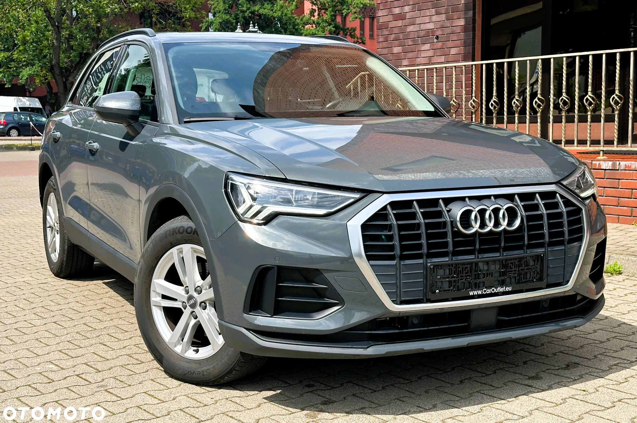 Audi Q3 2.0 TDI S tronic design - 3