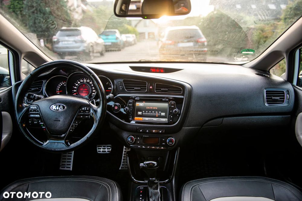 Kia Ceed 1.6 GDI DCT Platinum Edition - 32