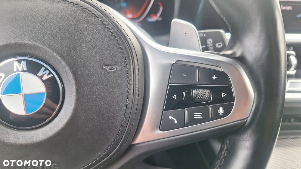 BMW Seria 3 320d xDrive Edition M Sport Shadow - 9