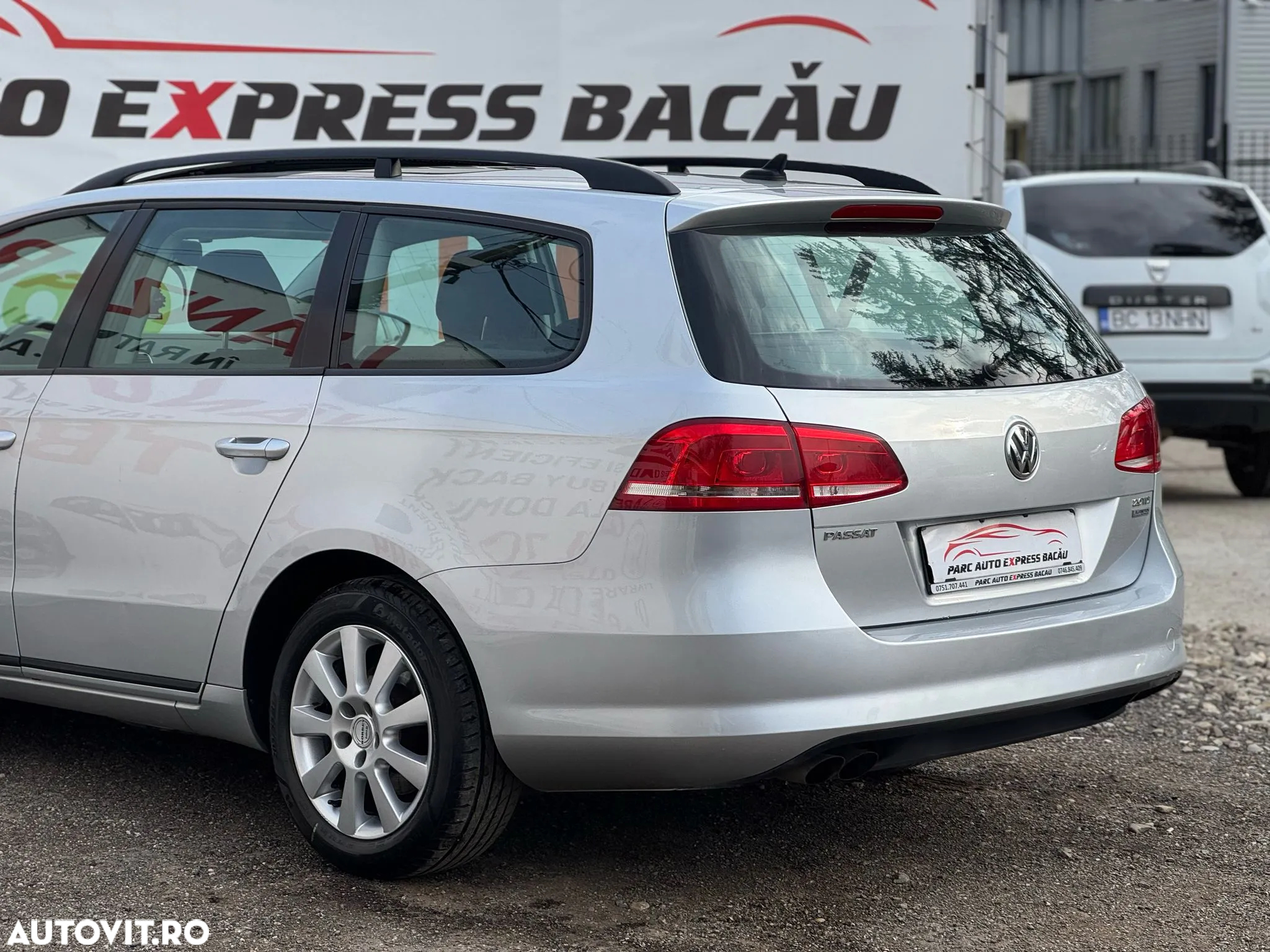 Volkswagen Passat Variant 2.0 TDI Blue TDI Comfortline - 19