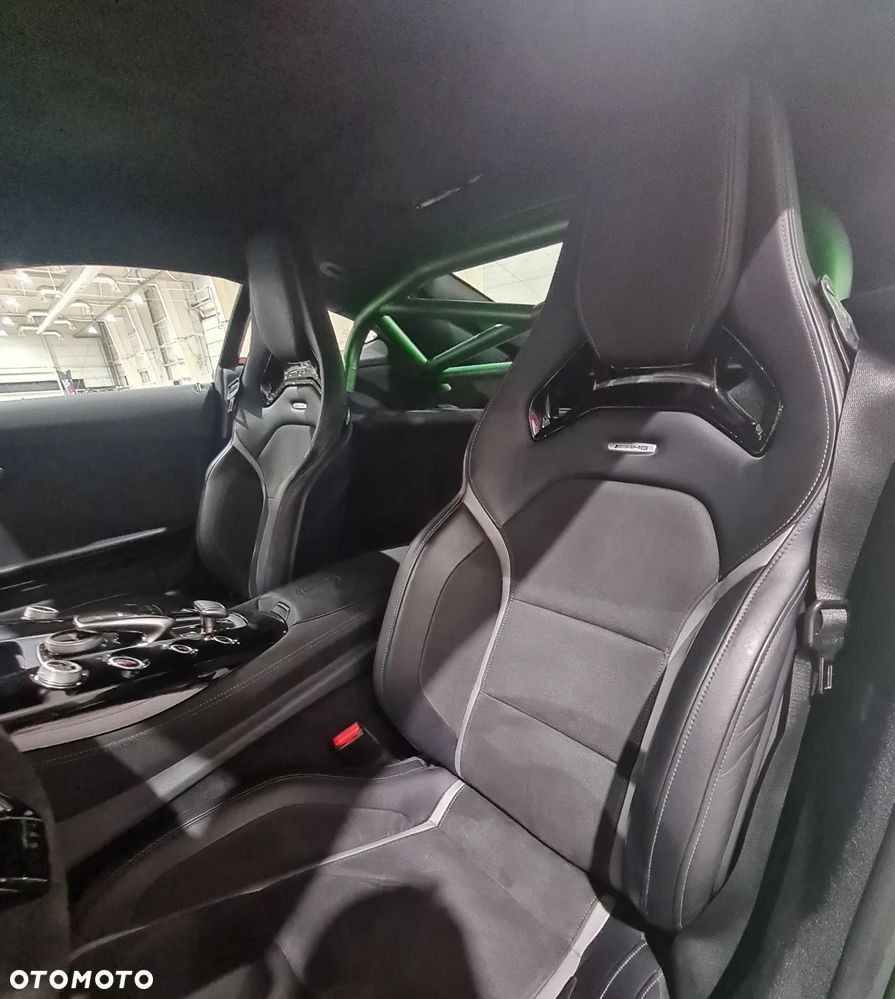 Mercedes-Benz AMG GT R - 21