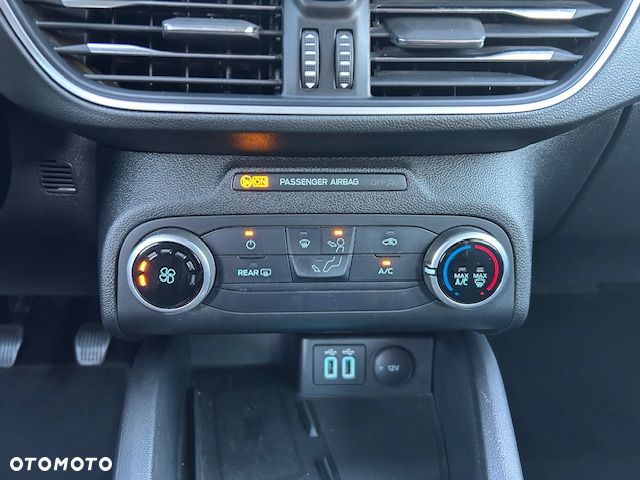 Ford Focus 1.0 EcoBoost Connected - 28