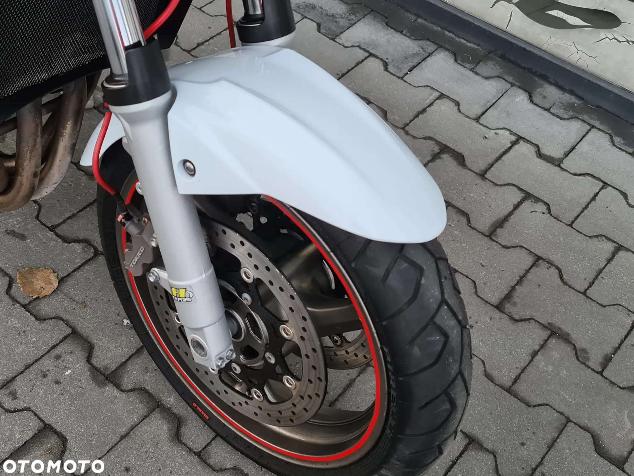 Suzuki GSR - 7