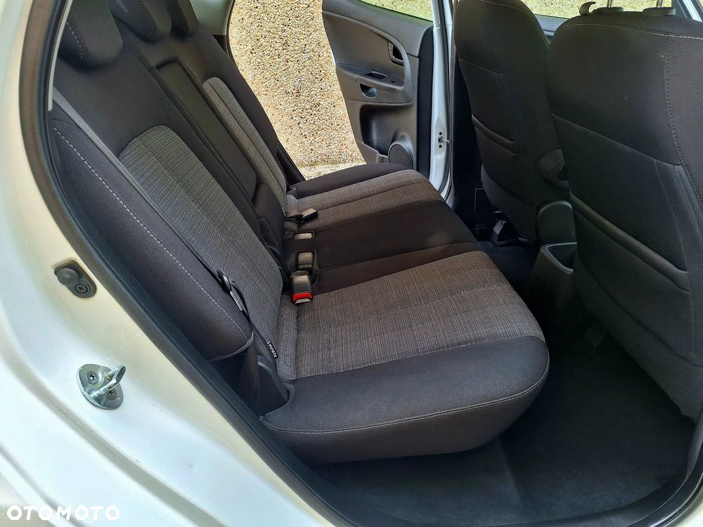 Kia Venga 1.6 M - 27