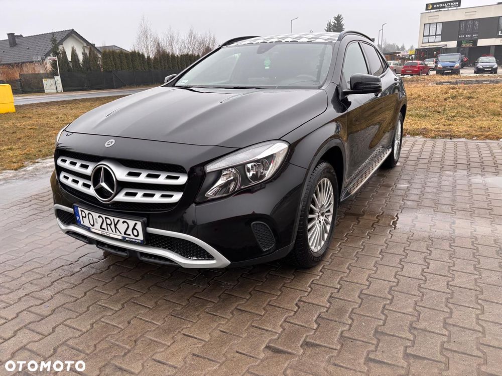Mercedes-Benz GLA 180 7G-DCT - 9