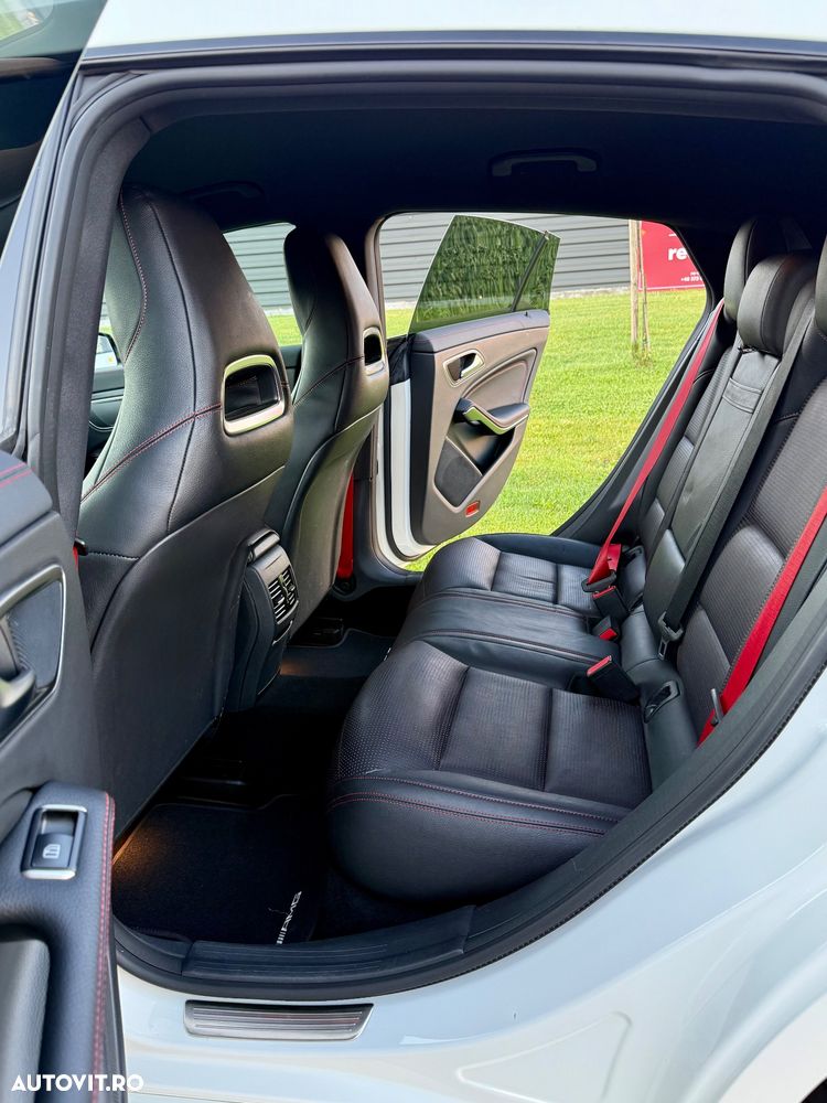 Mercedes-Benz CLA 220 d Shooting Brake 4Matic 7G-DCT AMG Line - 6