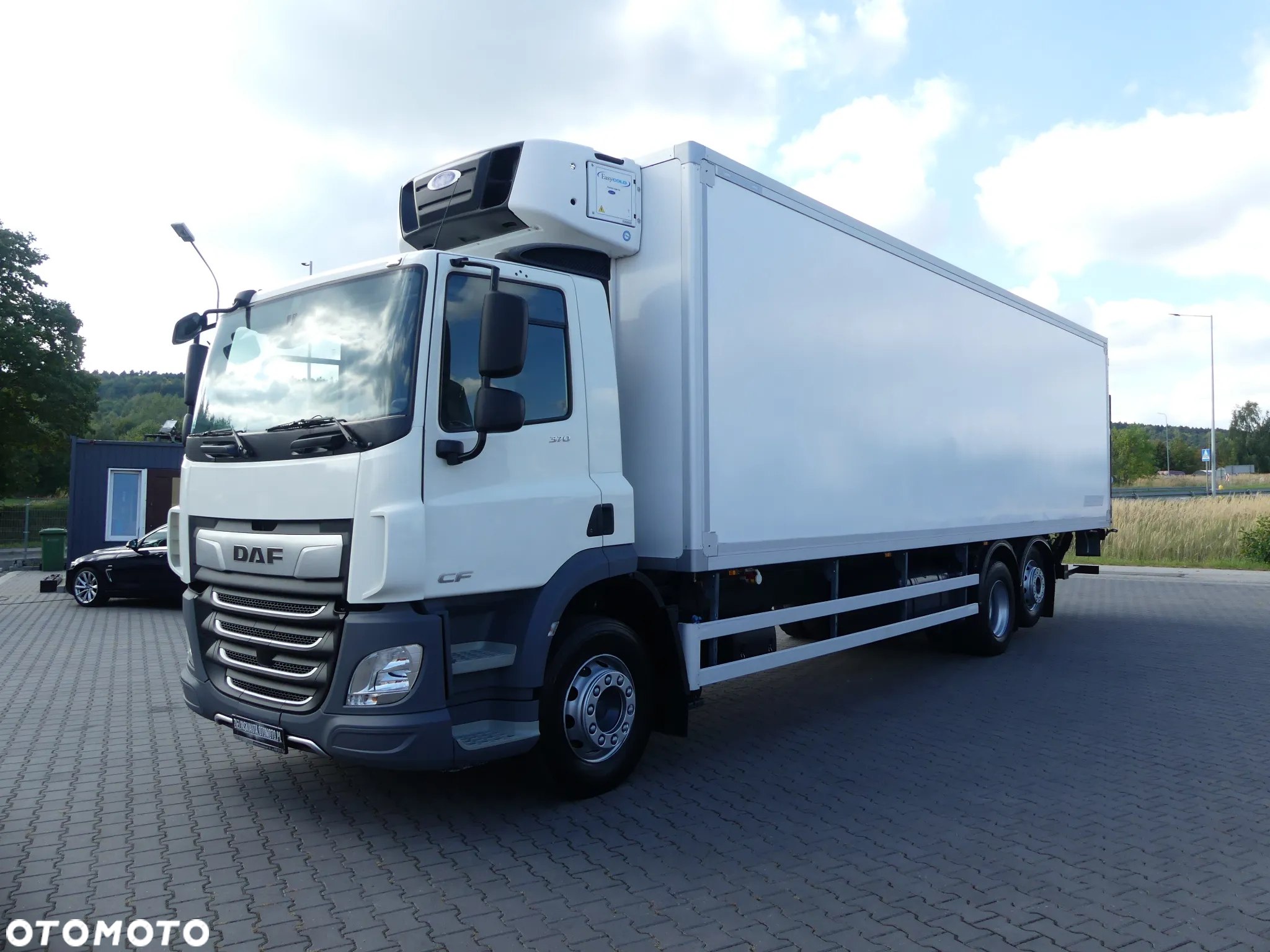 DAF CF 370 / 6x2 / CHŁODNIA 9.50 + WINDA / EURO 6 / - 2