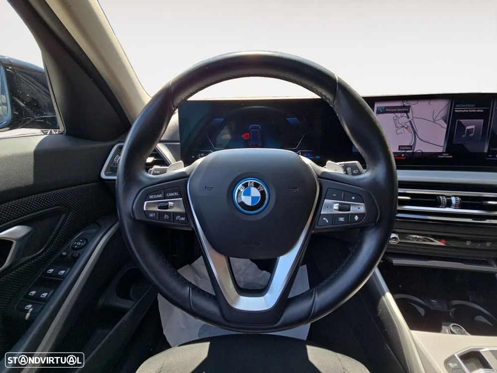 BMW 320 e Touring Corporate Edition Auto - 13