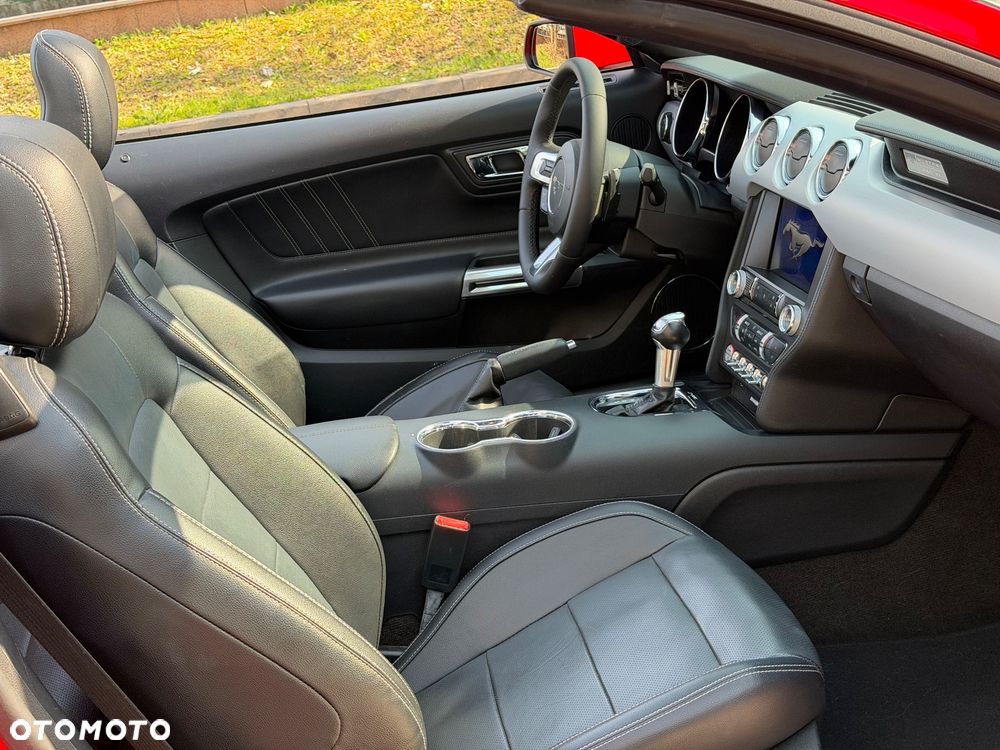 Ford Mustang - 8