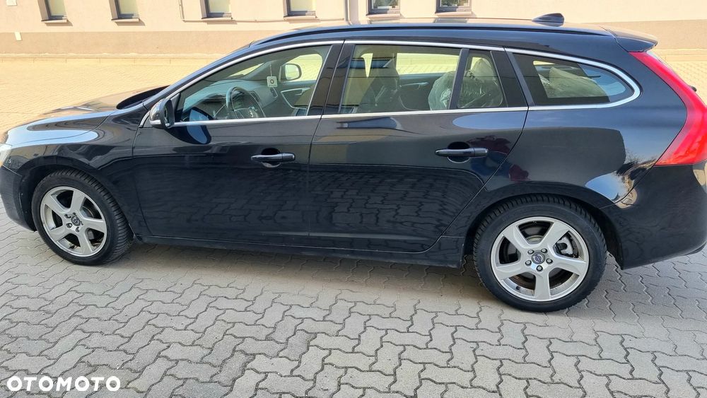 Volvo V60 D4 Momentum - 9
