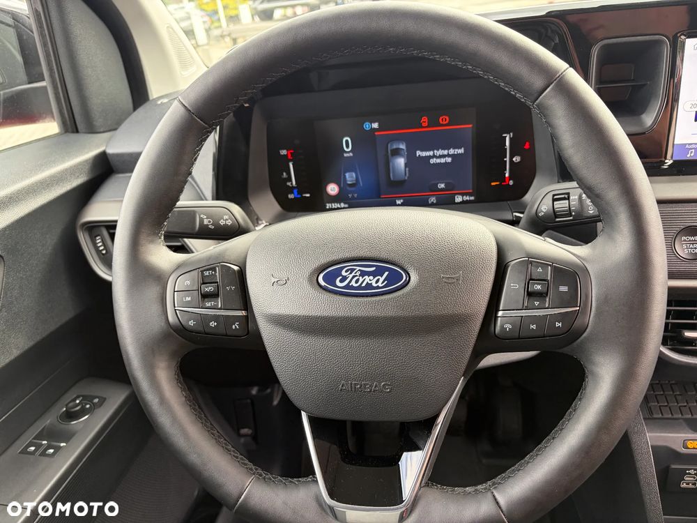 Ford Transit Courier - 12