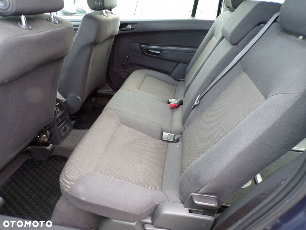 Opel Zafira - 24