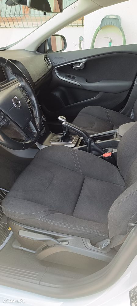 Volvo V40 2.0 D2 Kinetic - 8