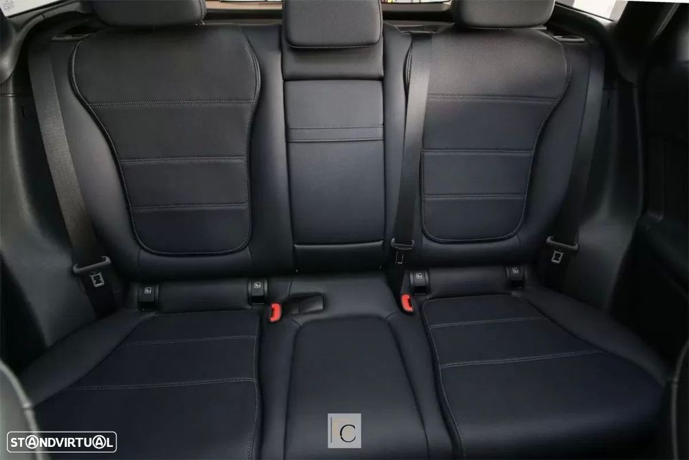 Mercedes-Benz GLC 300 e 4Matic - 24