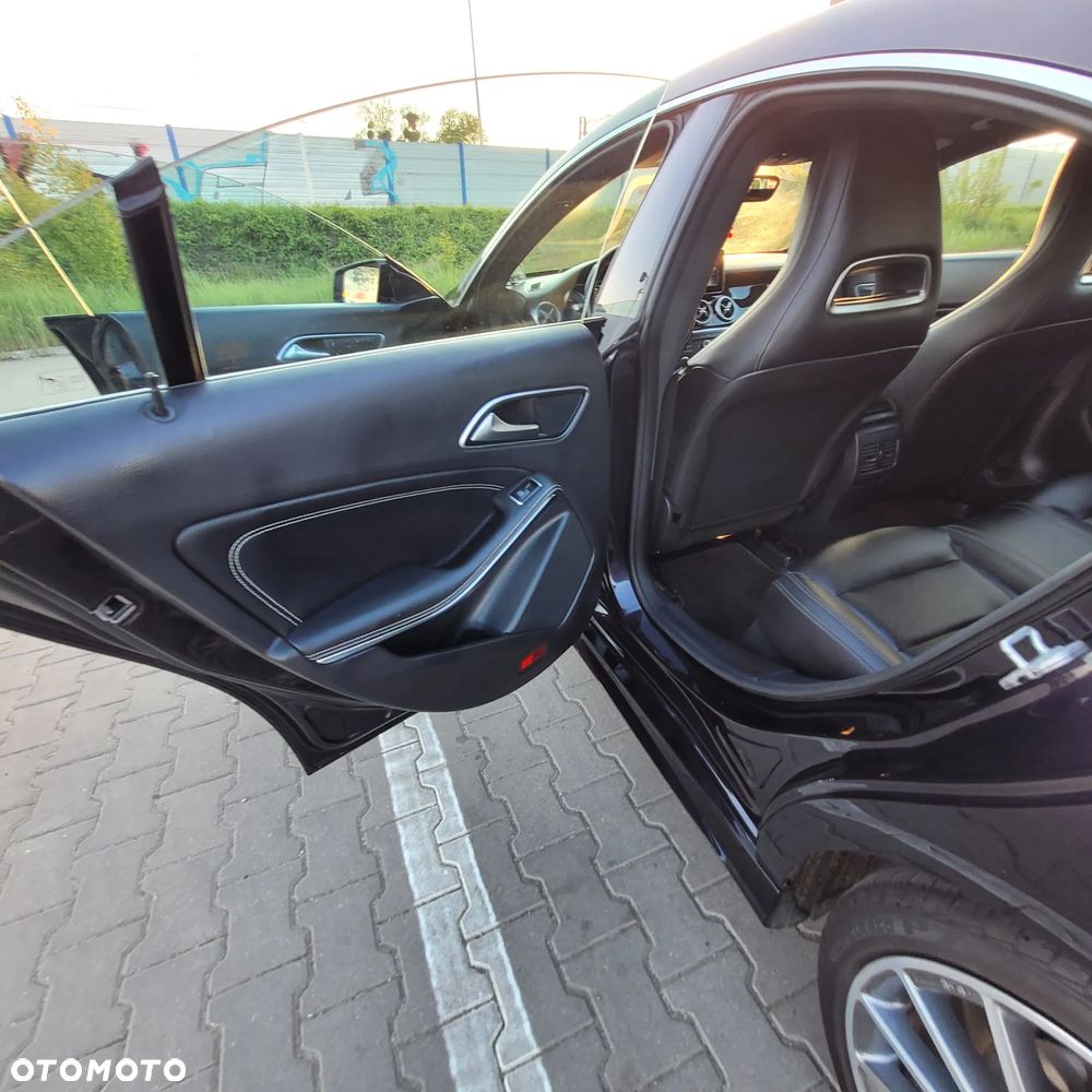 Mercedes-Benz CLA 250 7G-DCT AMG Line - 16
