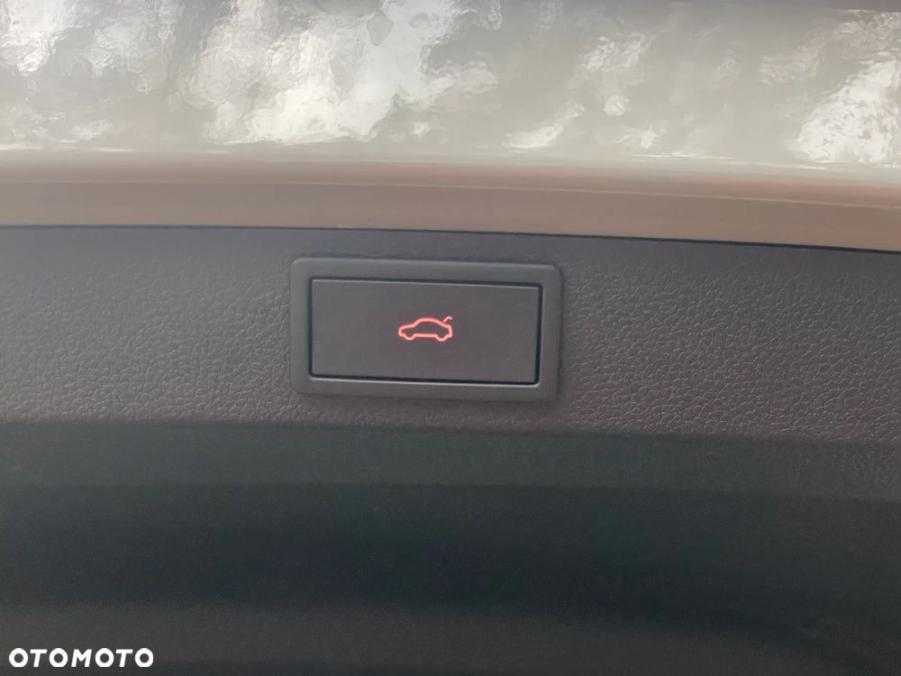 Skoda Karoq 2.0 TDI SCR 4x4 DSG Sportline - 39