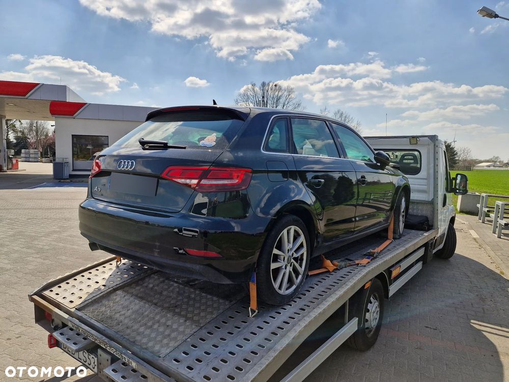 Audi A3 Sportback 1.6 TDI S tronic sport - 2