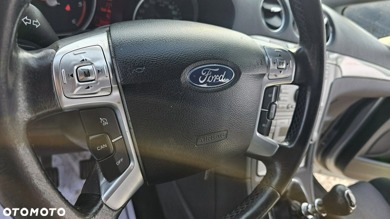Ford S-Max - 28