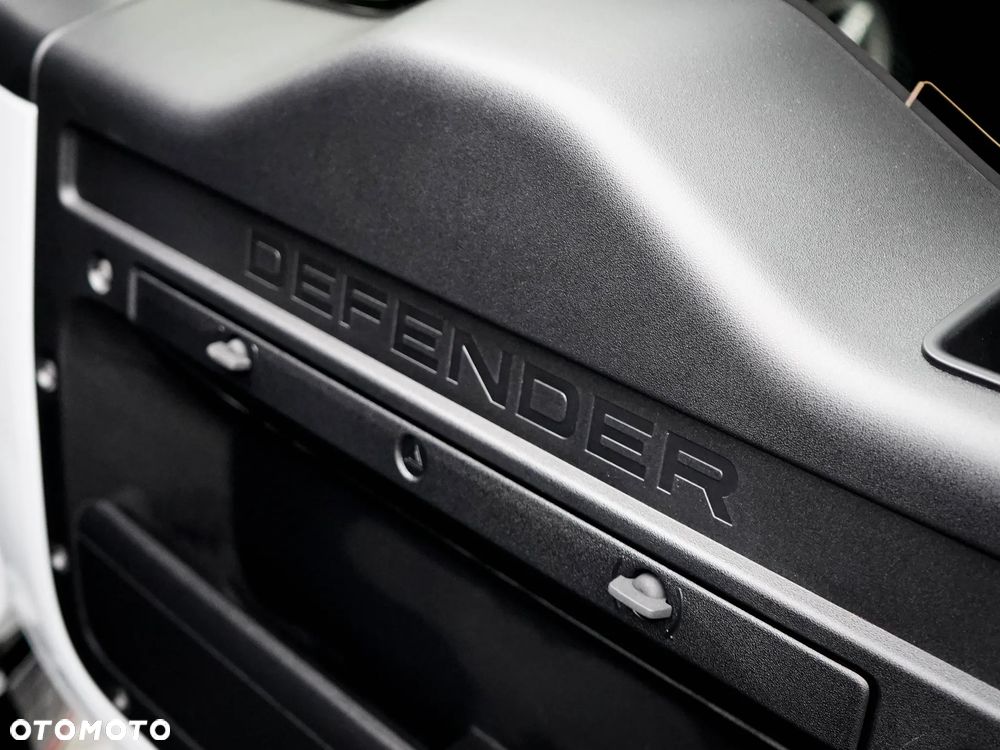 Land Rover Defender 5.0 P525 V8 - 36