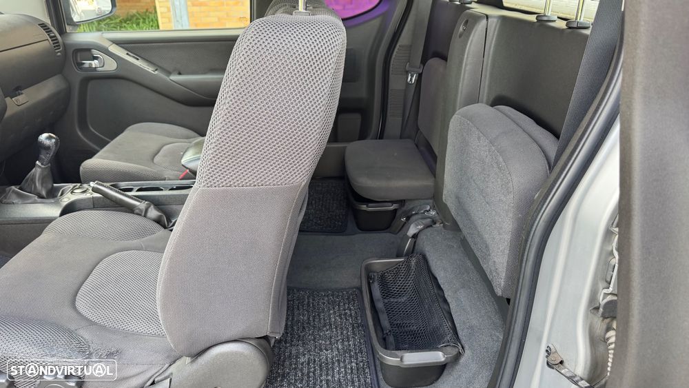 Nissan Navara 2.5 dCi CD LE Hi-Tech - 14