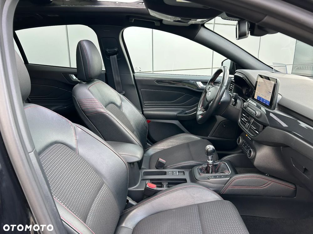 Ford Focus 1.5 EcoBlue Start-Stopp-System ST-LINE X - 20