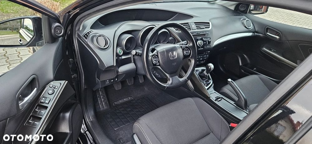 Honda Civic 1.6 i-DTEC Executive Black Edition - 11