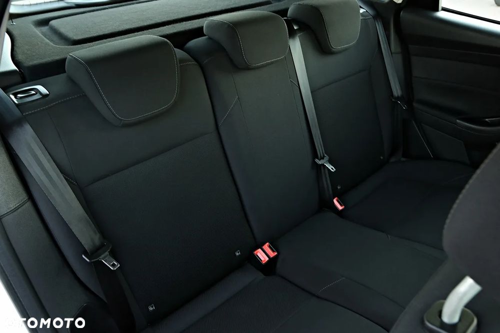 Ford Focus - 36