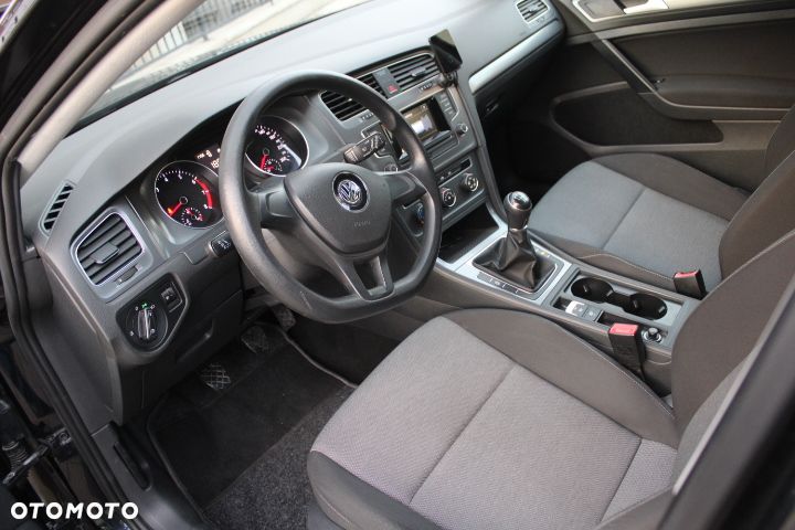 Volkswagen Golf - 17