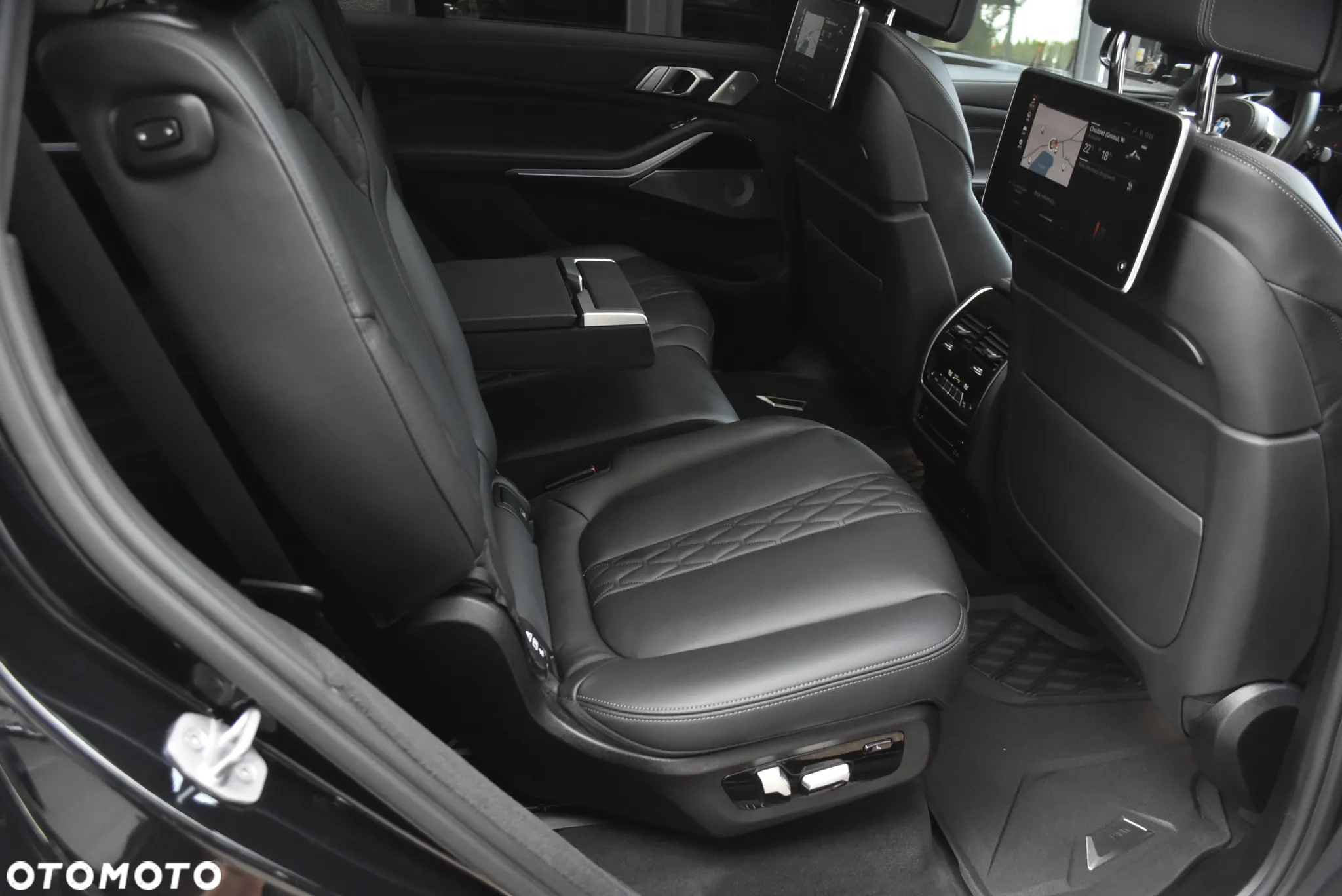 BMW X7 M50i sport - 11