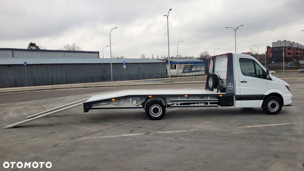 Mercedes-Benz Sprinter - 16