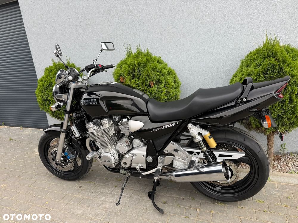 Yamaha XJR - 8