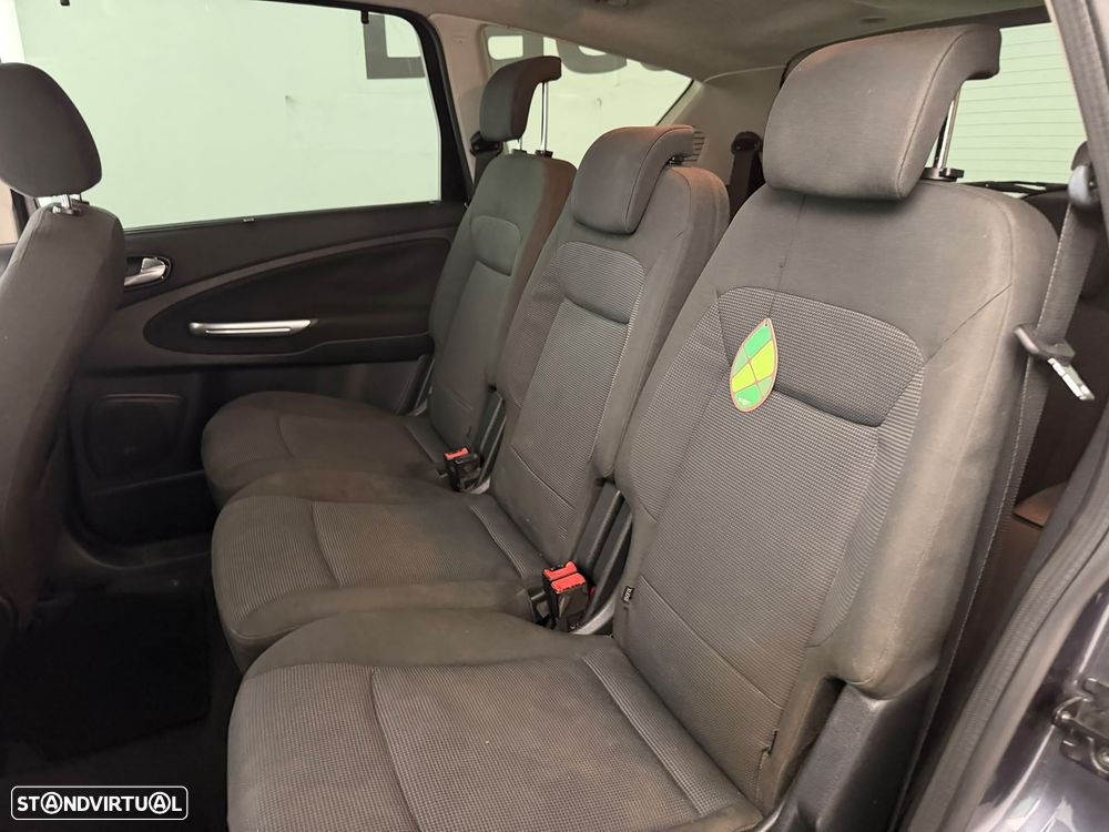 Ford S-Max 2.0 TDCi Titanium 7L - 12