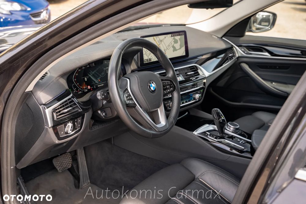 BMW Seria 5 530i xDrive Luxury Line - 13