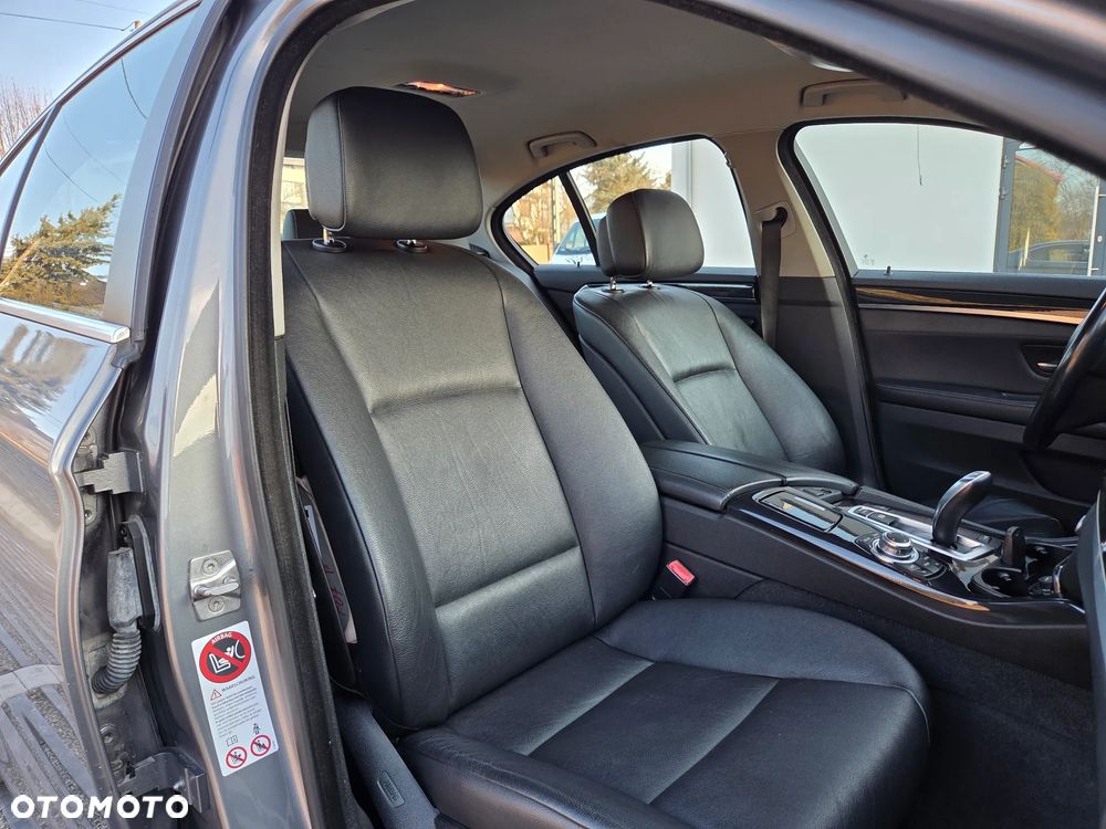 BMW Seria 5 520d xDrive Luxury Line - 11