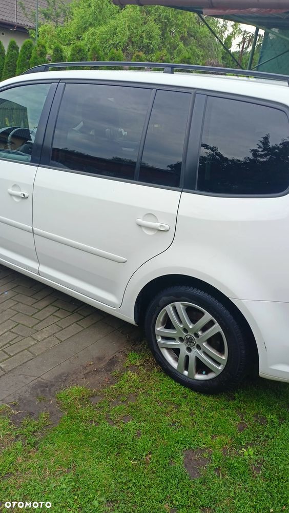 Volkswagen Touran 1.6 TDI DPF BlueMot Comfortline - 5