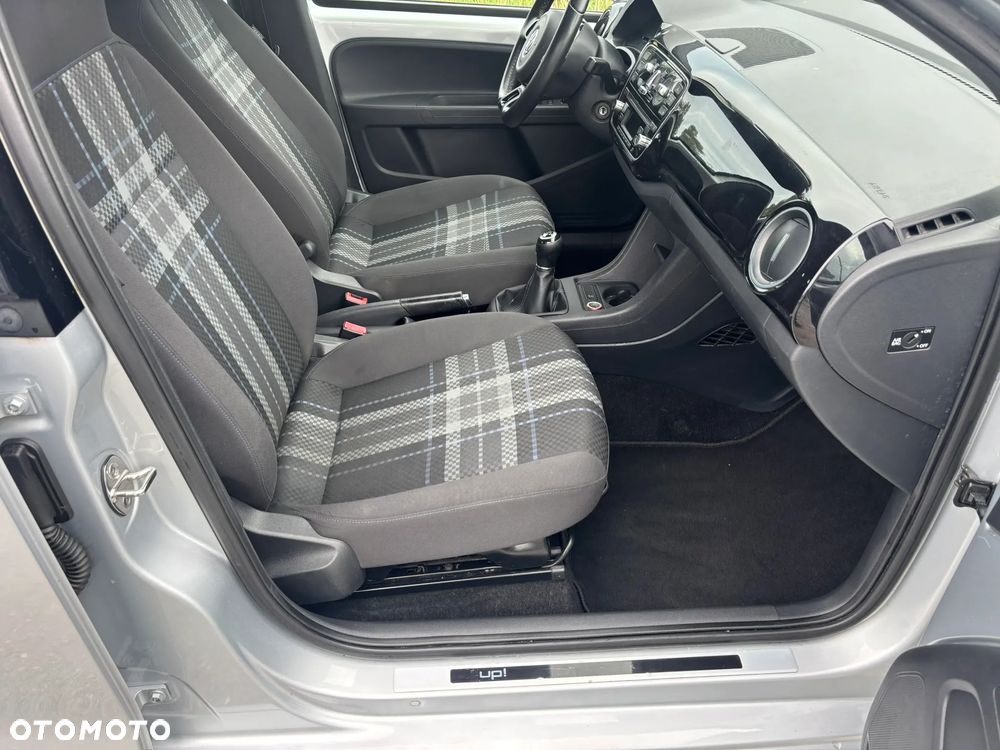 Volkswagen up! BlueMotion Technology club - 4